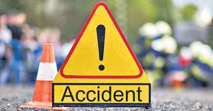 amalapuram-road-accident-lorry-auto