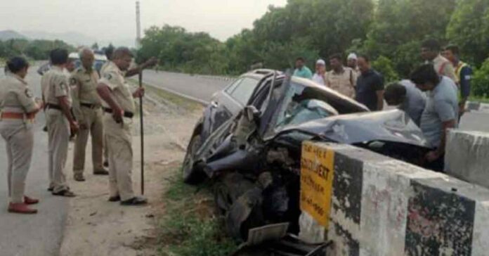 tirupati-district-road-accident-car-hits-divider